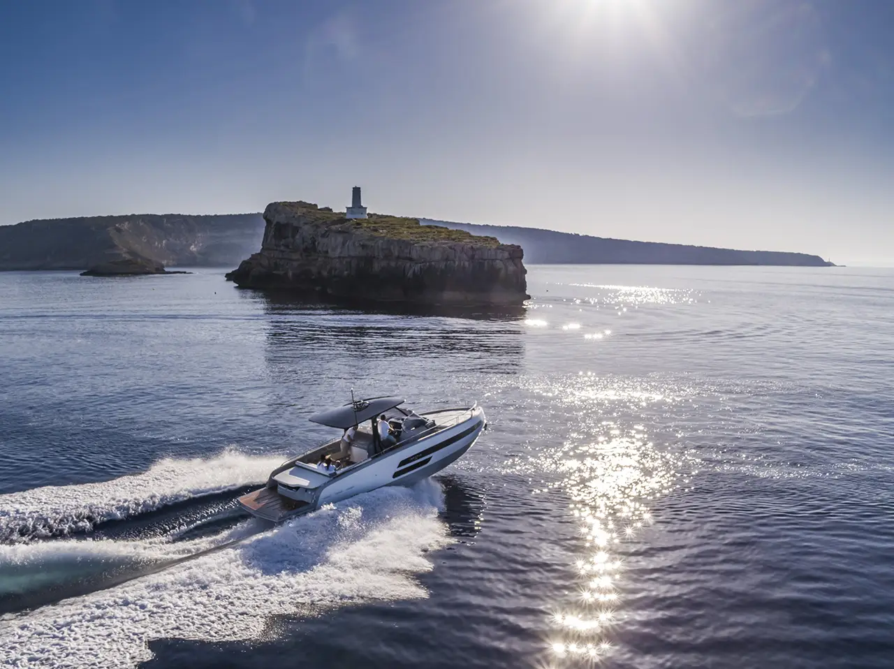 Invictus 370 gt La Napoule Boat Show